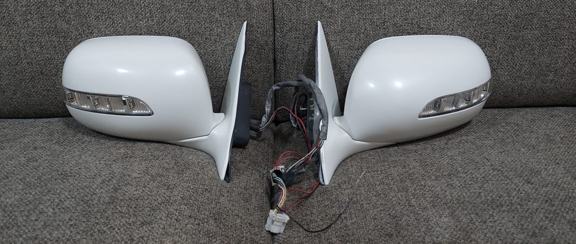 Lexus LS430 (2001–2006) JDM Side Mirrors with Indicators